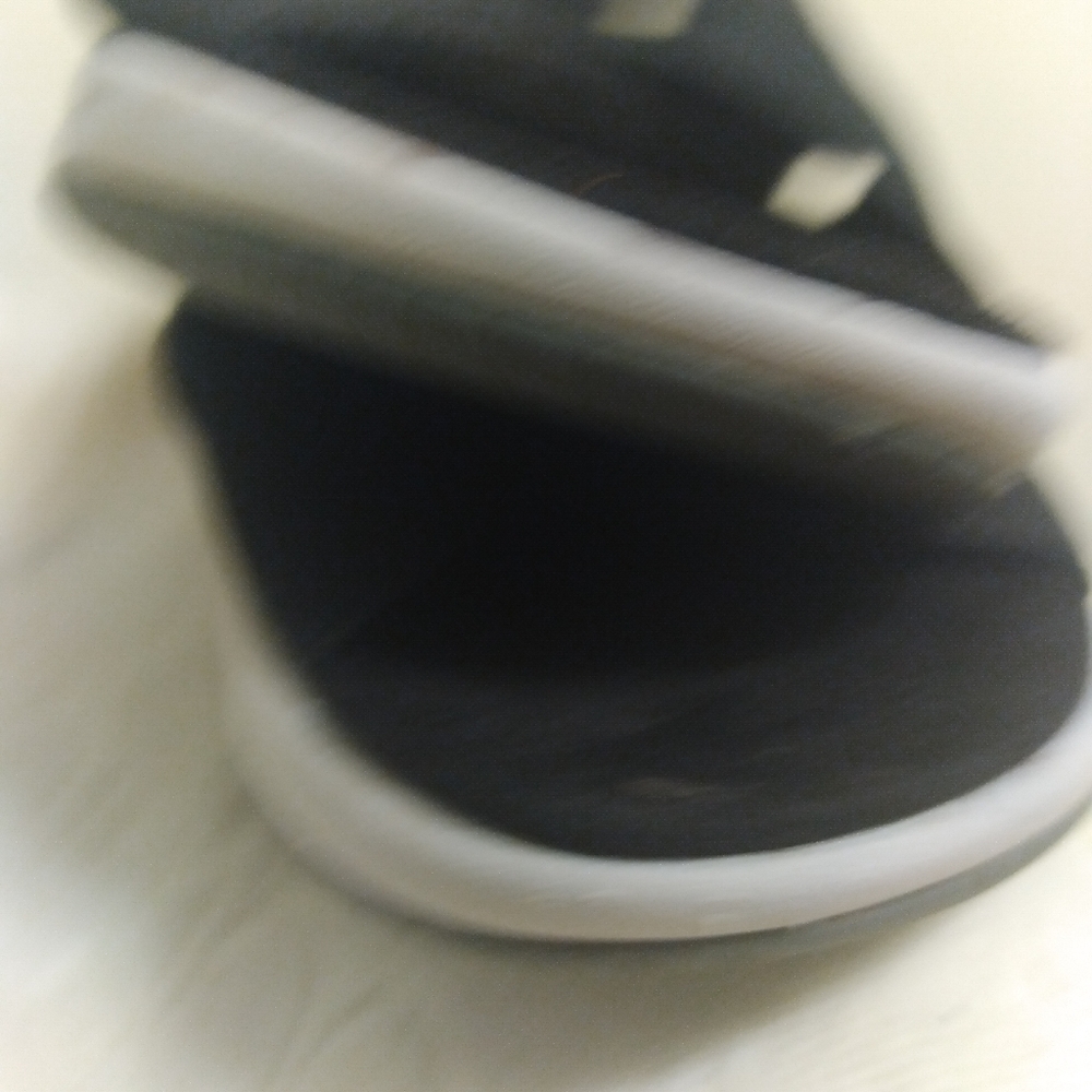 Women's EASY SPIRIT Black Sandals Size 8 - Picture 2 of 16